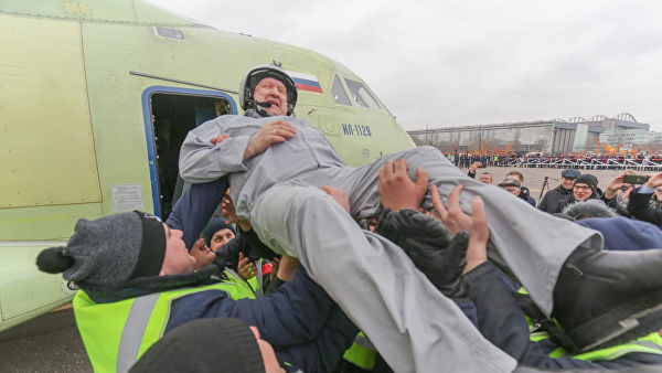 Программа первого полета Ил-112В выполнена полностью, заявил Рогозин