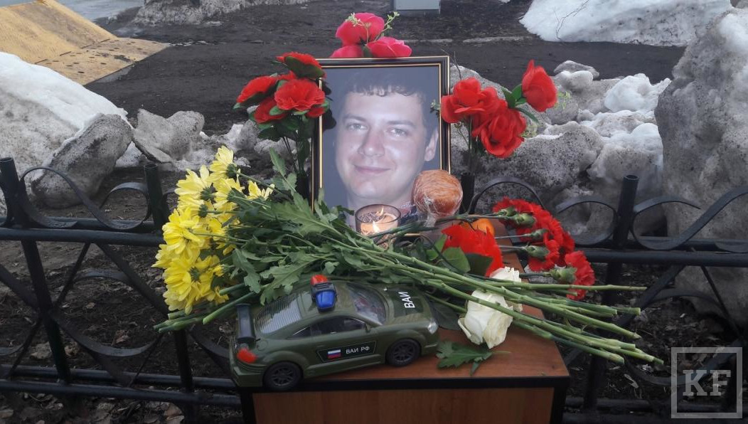 В Нижнекамске простились с погибшим от ножевого ранения полицейским