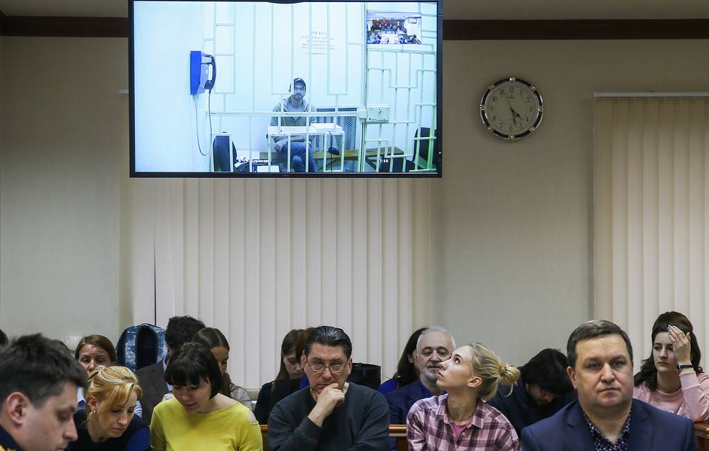 Суд арестовал недвижимость Абызова и счета на 437 млн руб.