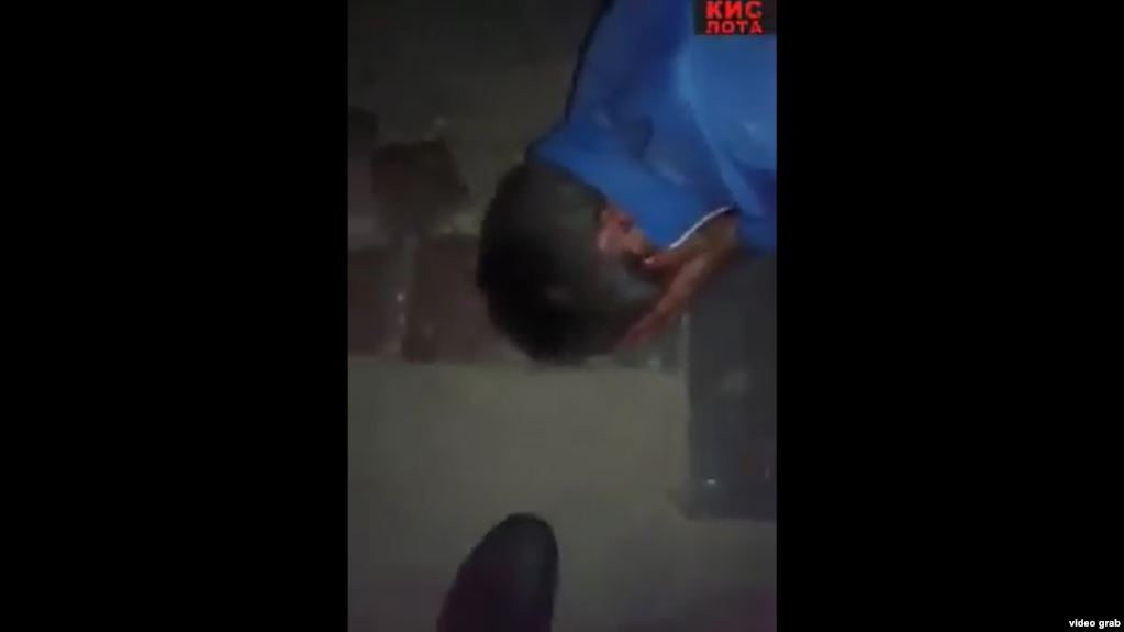 В сеть выложено многолетнее видео жестокого избиения мигранта
