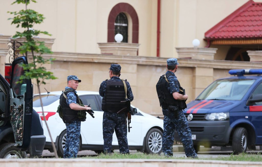 В Грозном в ходе стрельбы ликвидирован напавший на полицию мужчина