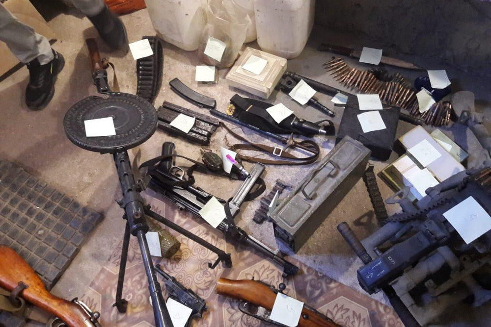 ФСБ нашли у севастопольцев более 30 единиц оружия